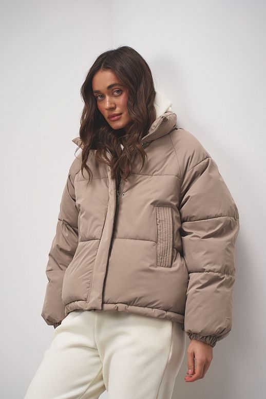 Пуховик вкорочений на замку бежевий