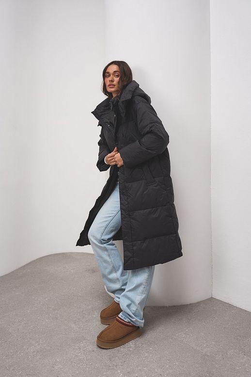 Пуховик довгий з капюшоном чорний