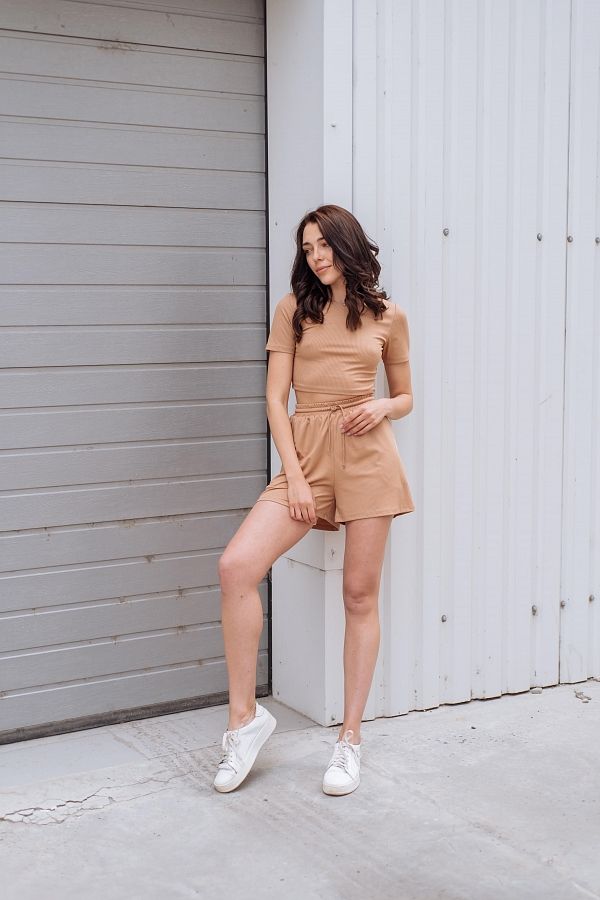 Костюм рубчик футболка с шортами бежевый Н1021 #RU# Костюм футболка с шортами бежевый. Н1021 № 1