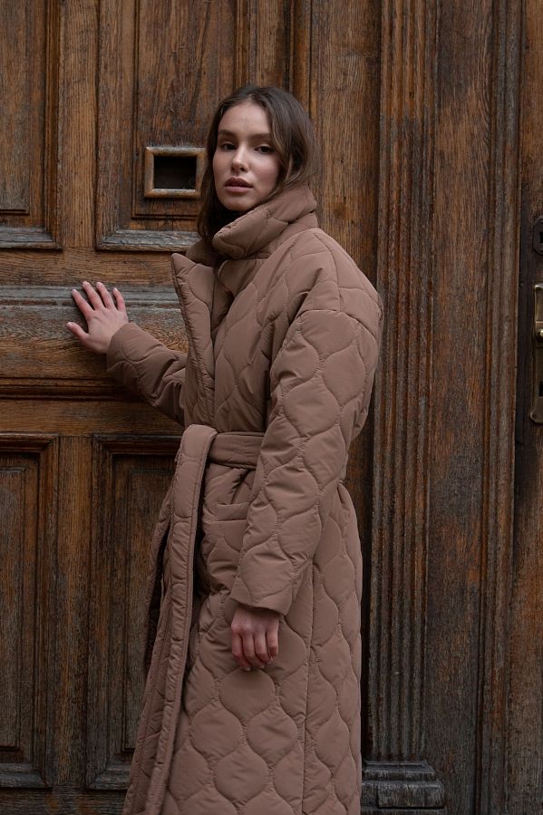 Куртка стьобана довга з поясом візерунок хвилька коричнева К0221 #RU# Куртка стеганая длинная с поясом узор волна шоколадная К0221 № 2
