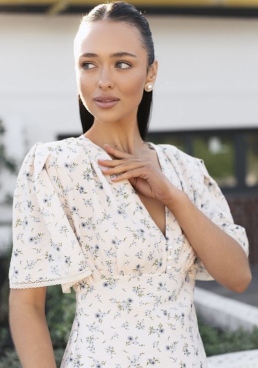 Сукня міні з гудзиками та мереживом світло-бежева в блакитні квіти