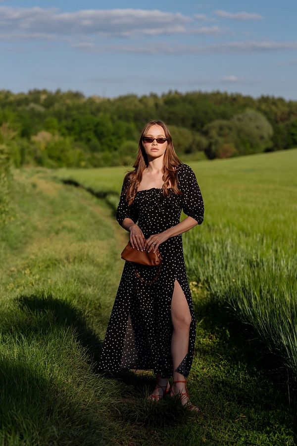 Сукня міді з двома роспірками чорна в великий горох ПЛ0031/3 № 1