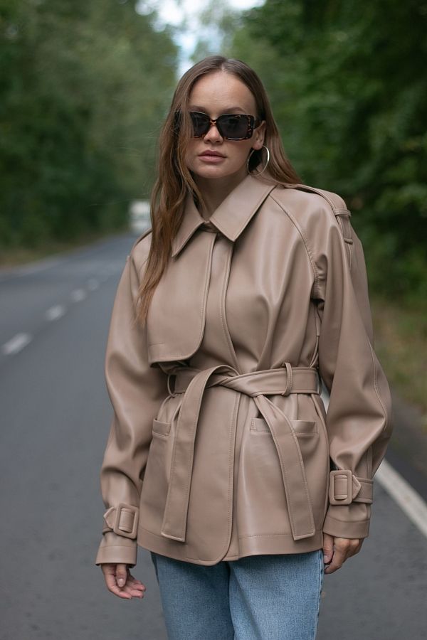 Тренч з екошкіри на замші вкорочений з поясом темно-бежевий МБКТ009/5 #RU# Тренч из экокожи на замше укороченный с поясом темно-бежевый МБКТ009/5 № 1