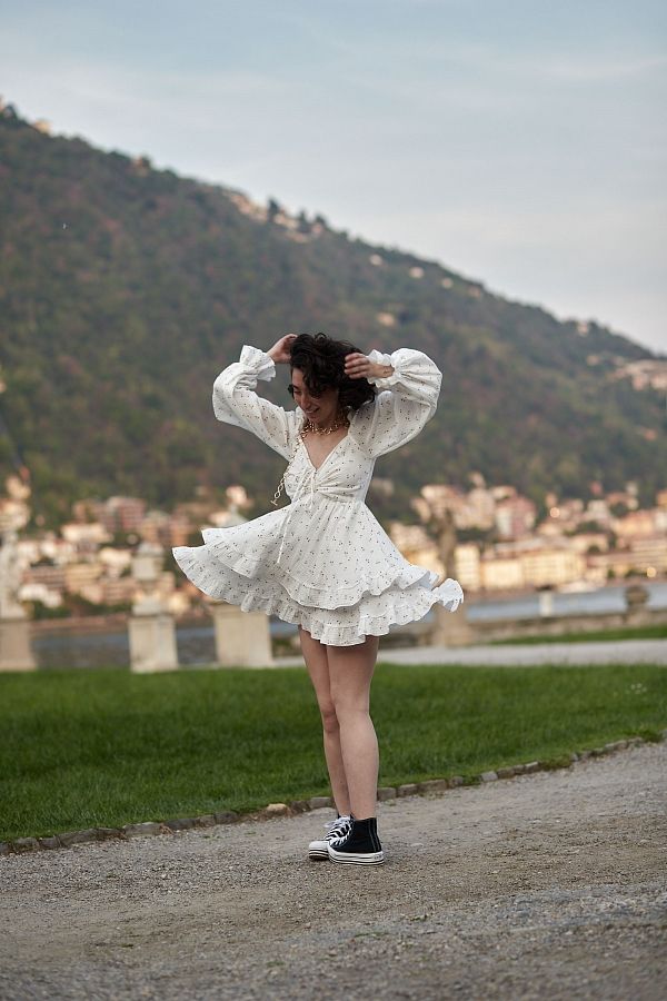 Сукня міні муслінова з рюшами молочний в ягідки D00923/1 № 4