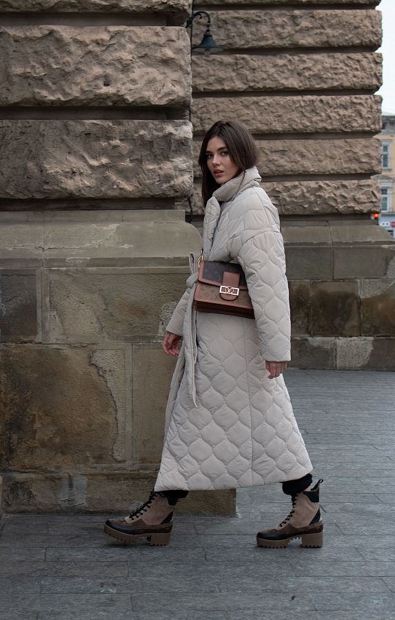 Куртка стьобана довга з поясом візерунок хвилька бежева МБПЩ001/6 #RU# Куртка стеганная длинная с поясом узор волна бежевая МБПЩ001/6 № 2