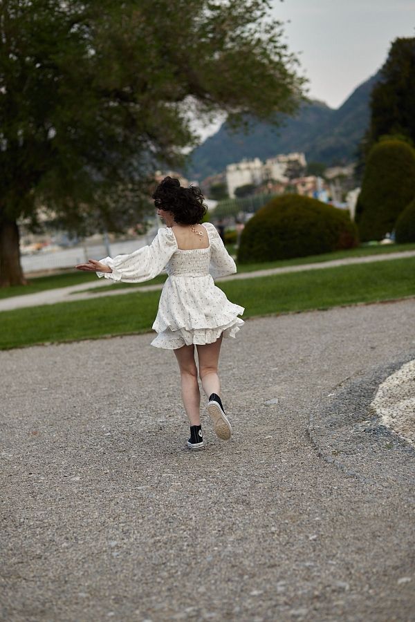 Сукня міні муслінова з рюшами молочний в ягідки D00923/1 № 5